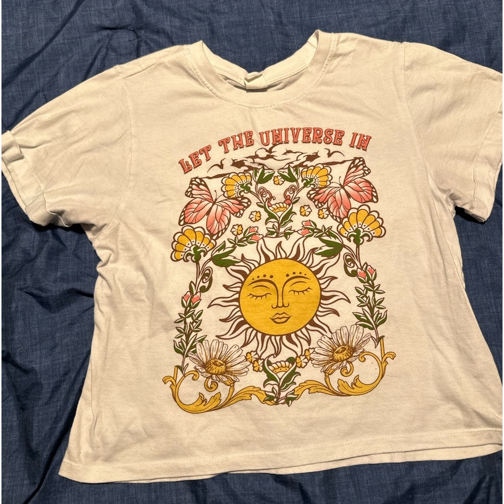 White tee shirt / slightly cropped